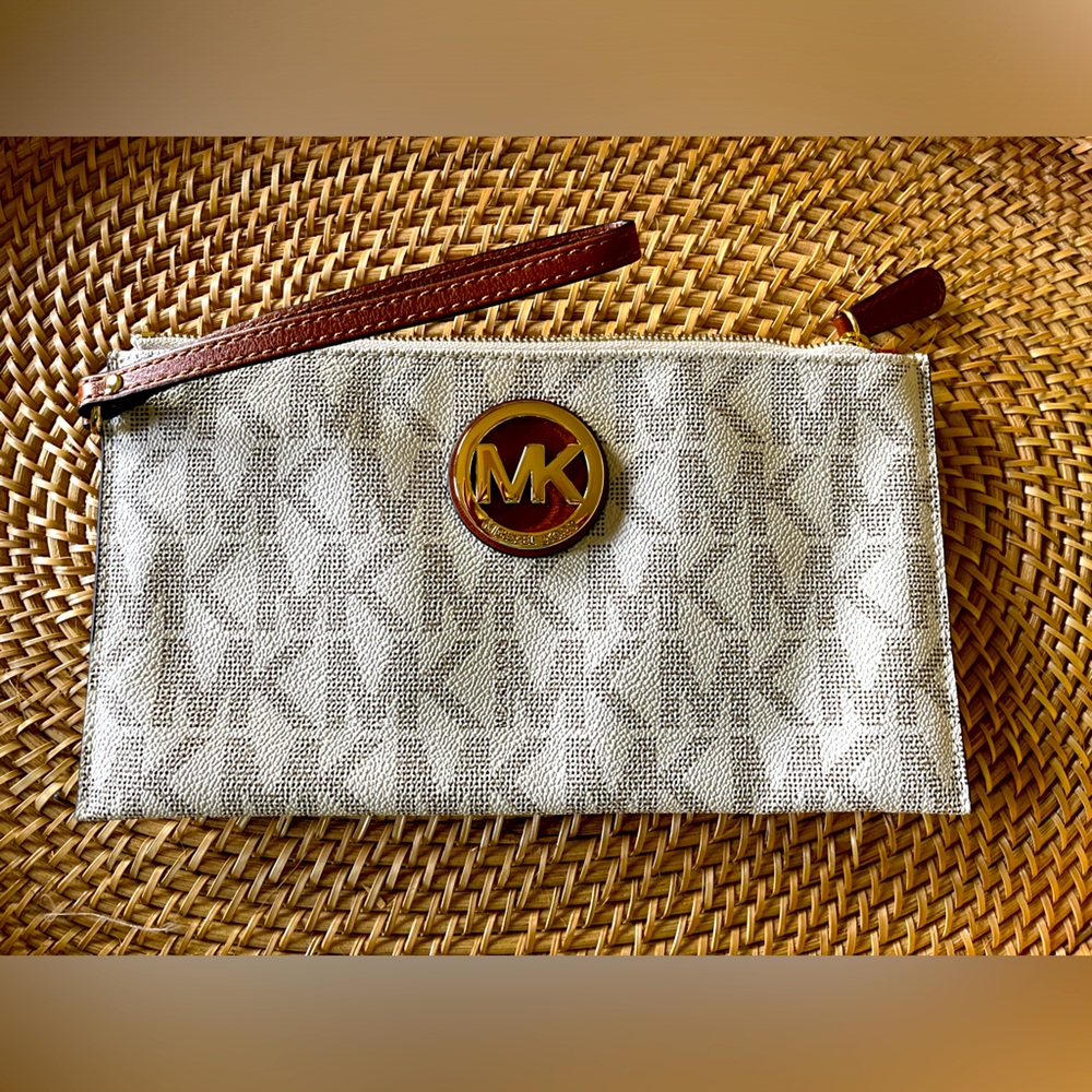 Michael Kors Wristlet